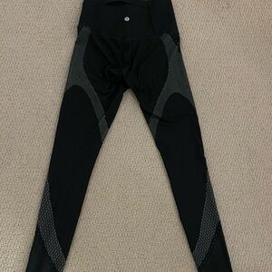 Luluemon size 6 leggings